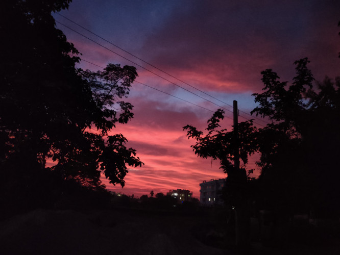 Dusk is just an illusion because the sun is either above the horizon or below it. Dusk is just an illusion because the sun is either above the horizon or below it.