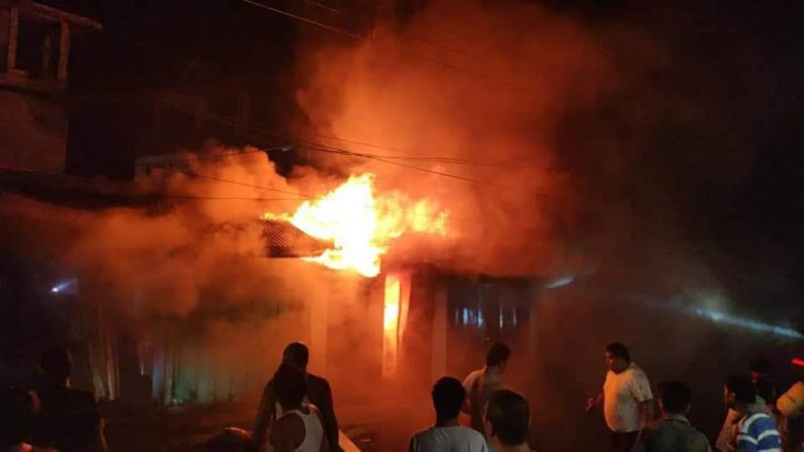 Fire destroyed 8 shops in Algarah Bazar near Kalimpong Fire destroyed 8 shops in Algarah Bazar near Kalimpong