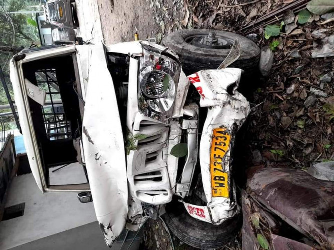 Vehicle accident driver died on the spot Vehicle accident driver died on the spot